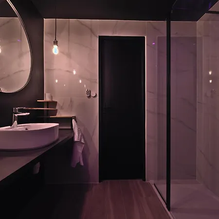 Le Balcon Romantique Apartment *