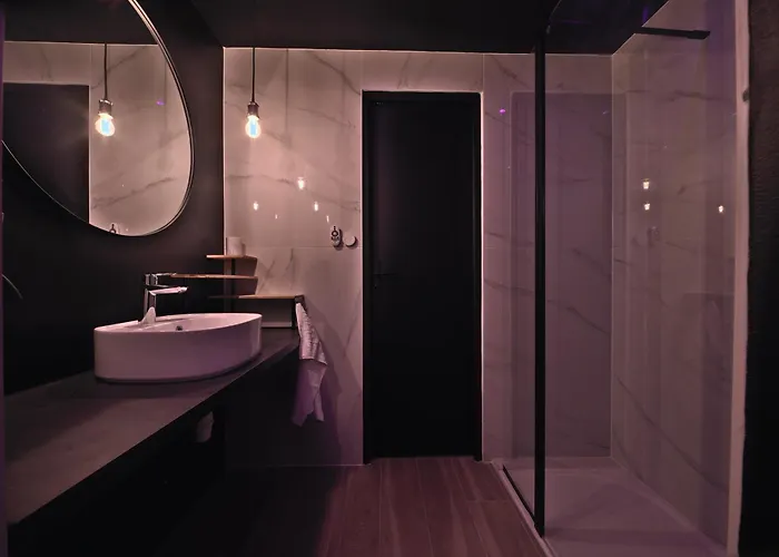 Le Balcon Romantique Apartment *